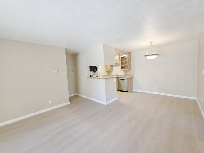 Foto del edificio - 880 E Fremont Ave