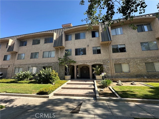Foto del edificio - 377 W California Ave