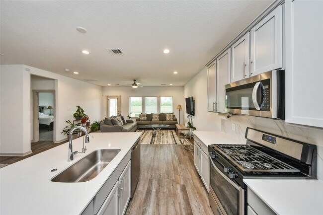 Foto del edificio - 6811 Bradford Ter Rd