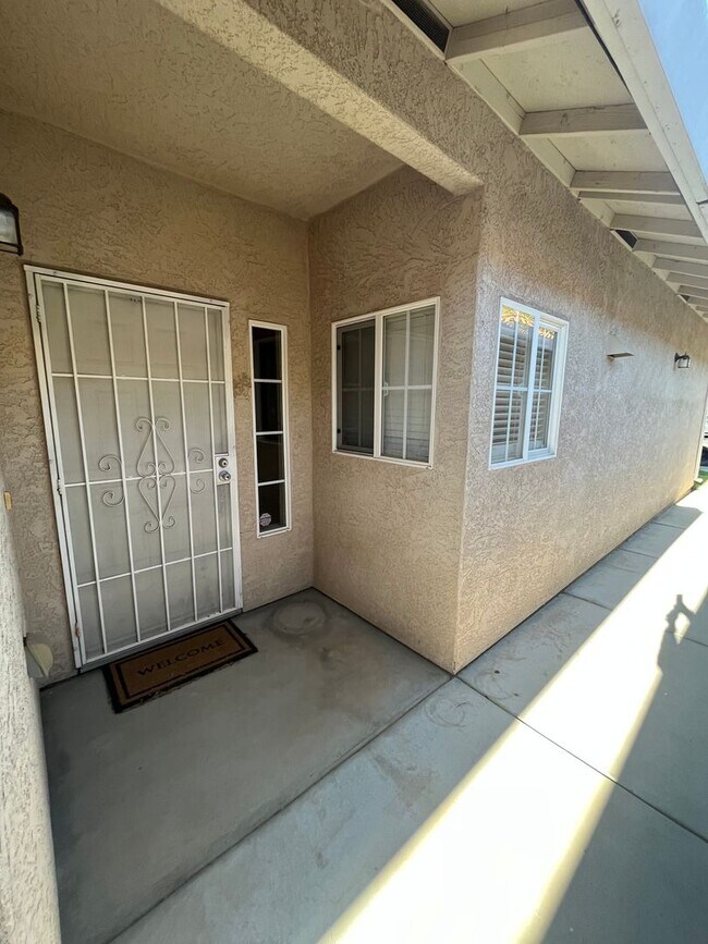 Building Photo - PRICE DROP - Perfect North Merced Location!