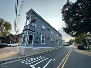 Building Photo - 746 Bloomfield Ave