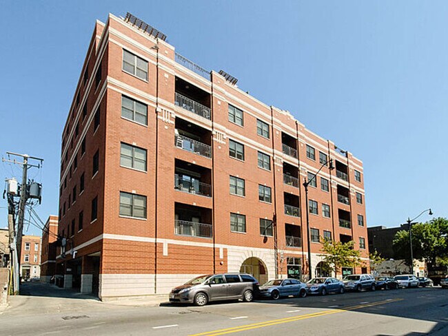 Foto del edificio - 2740 W Armitage Ave