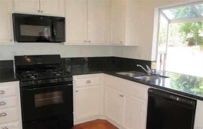 Building Photo - 5 br, 3 bath House - 43130 Sugar St