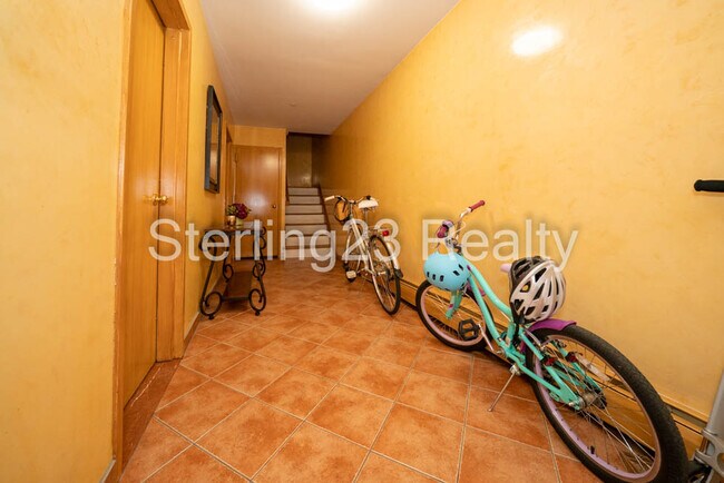 Foto del edificio - 2358 37th St