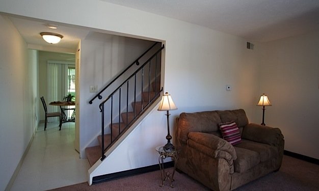 Foto del edificio - 319 Blair Ct