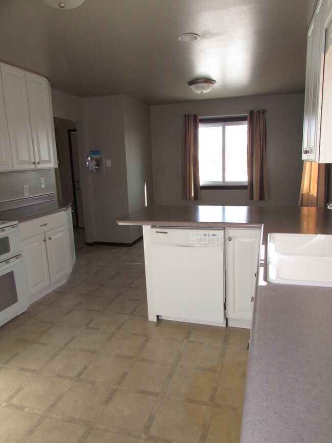 Foto del edificio - 3 BEDROOM | 2 BATH | SPACIOUS RAPID VALLEY...