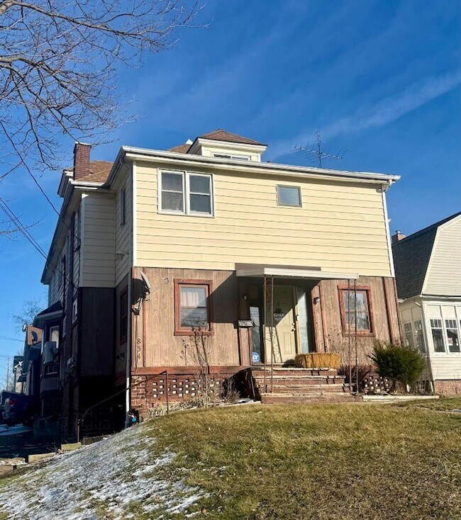 Building Photo - 834 Fulton Rd NW