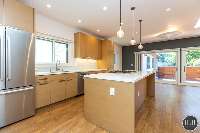 Building Photo - EXQUISITE RENOVATED VICTORIAN COMPOUND - 5...