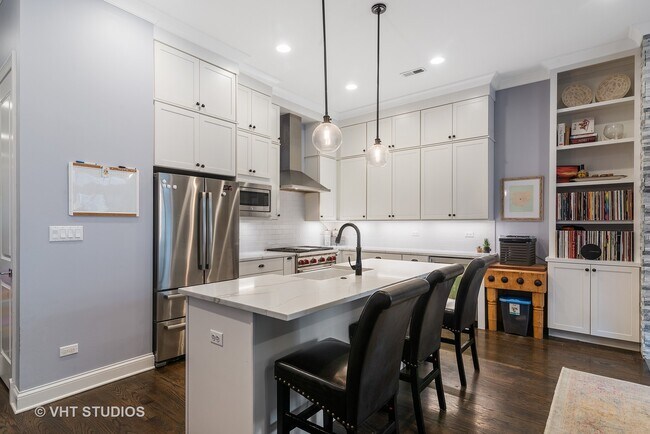 Foto del edificio - 4912 N Lincoln Ave