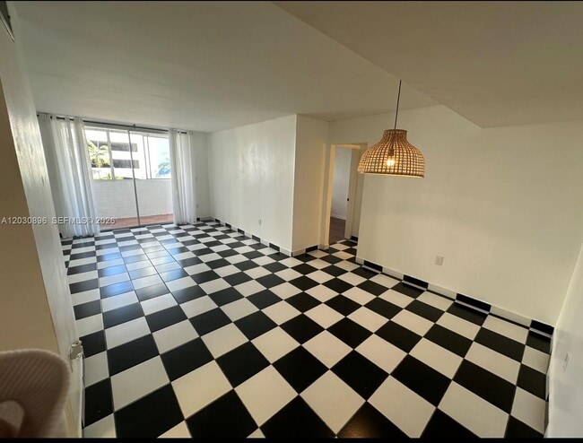 Foto del edificio - 5055 NW 7th St
