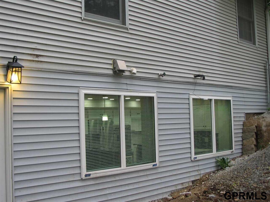 Primary Photo - 401 Augusta Ave