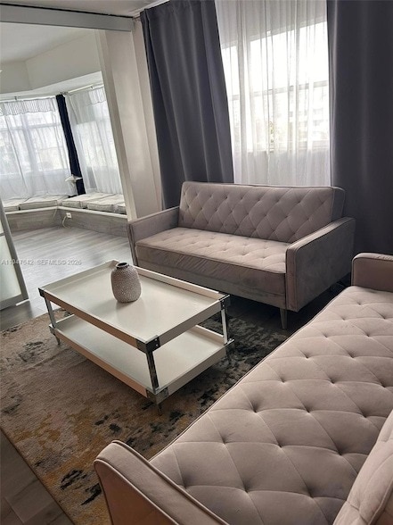 Foto del edificio - 1881 Washington Ave