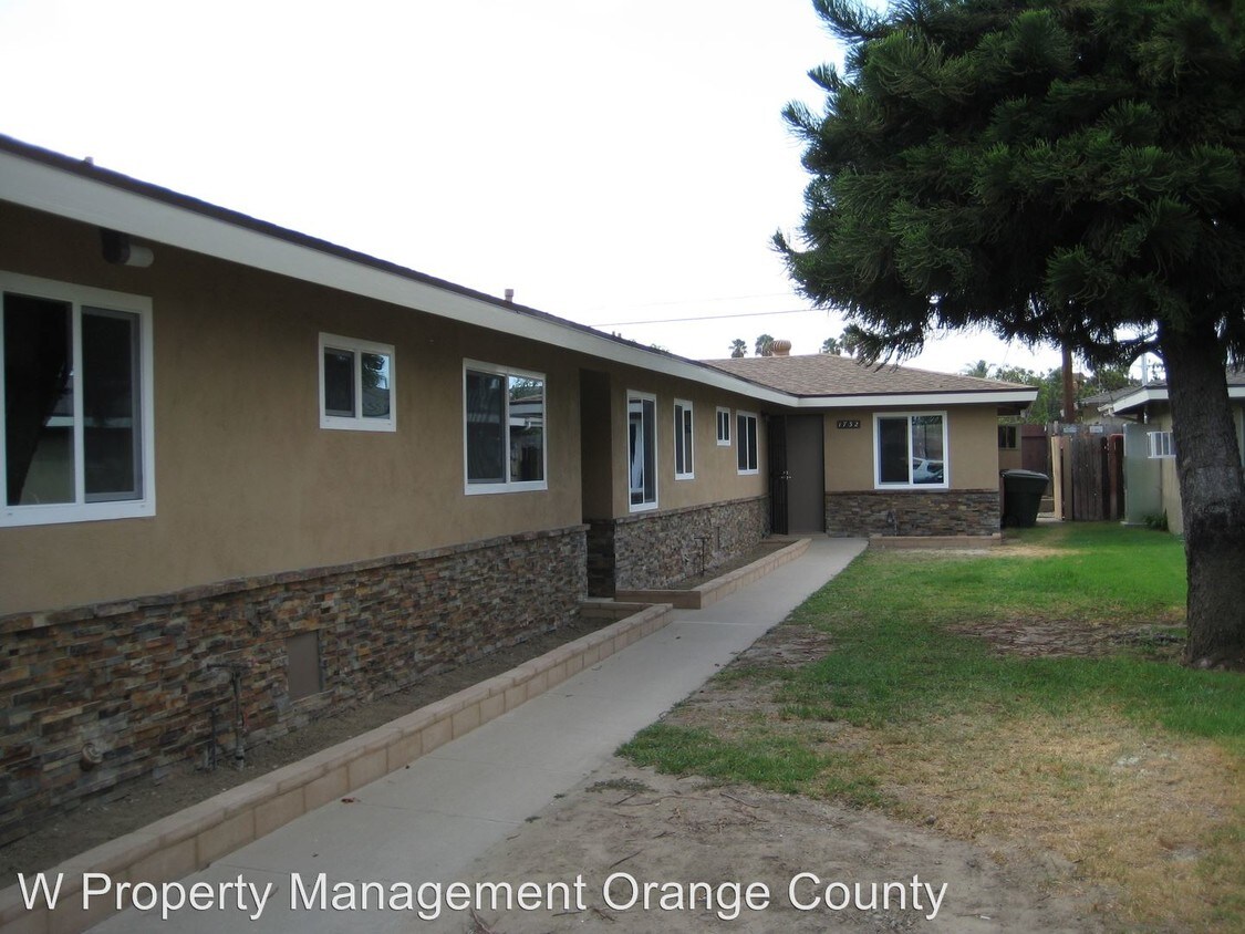 Primary Photo - 1728 W Francis Dr