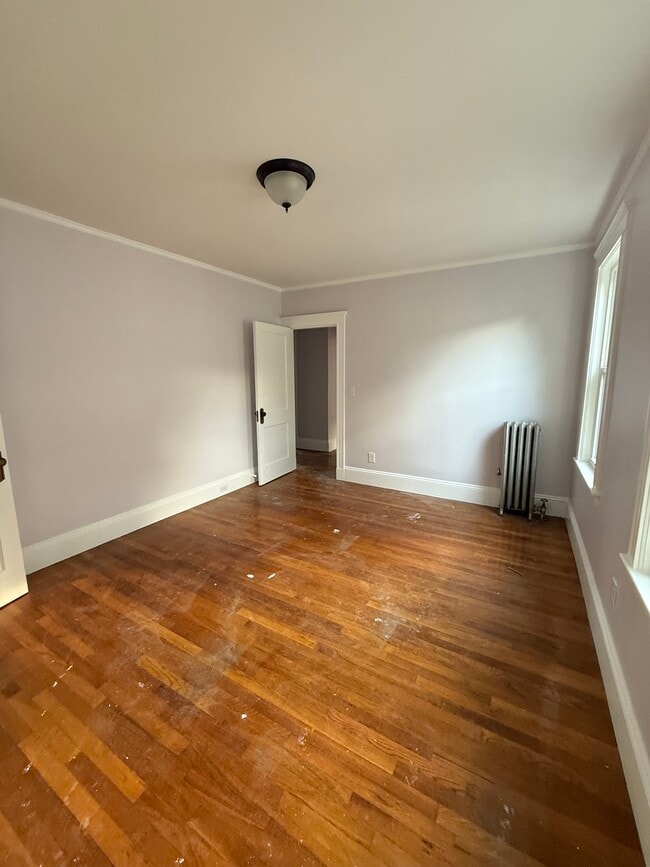 Back bedroom - 27 Seven Pines Ave