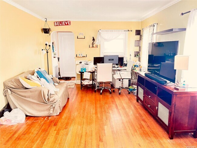 Foto del edificio - 92-38 220th St