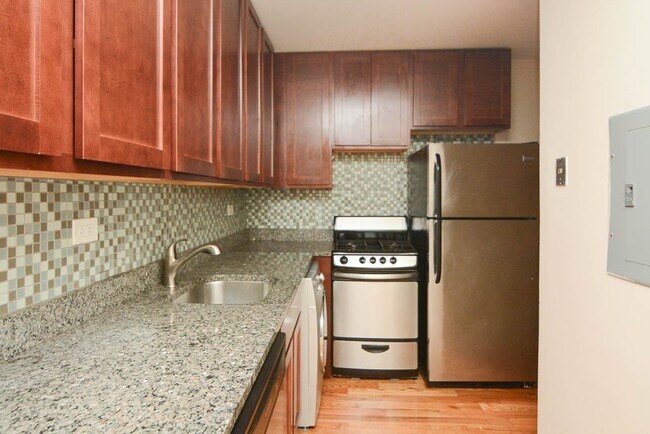 Foto del edificio - 560 W Arlington Pl
