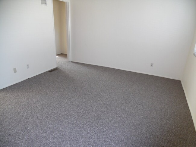 Building Photo - 1476 Naranca Ave