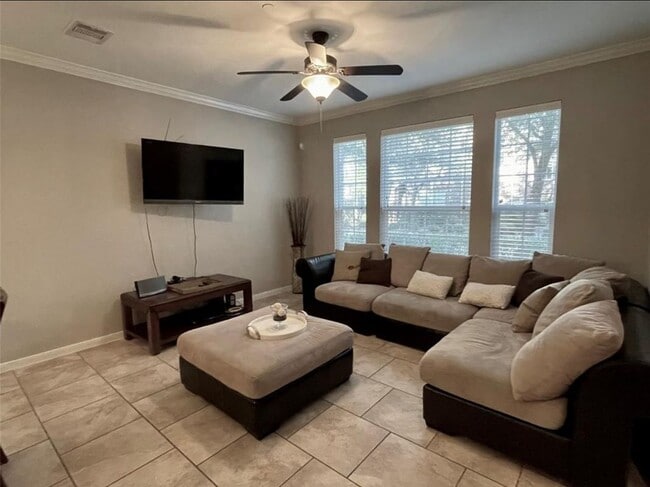 Building Photo - 27 Umbria Ln
