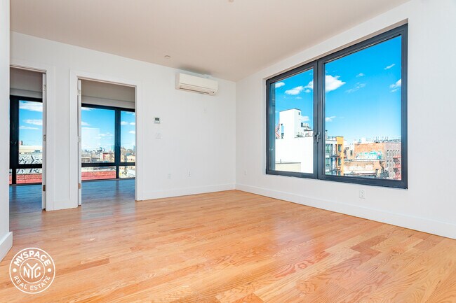 Foto del edificio - 169 Graham Ave