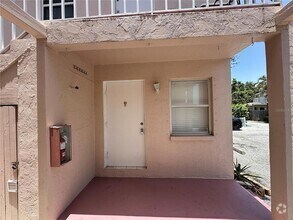 Building Photo - 1630 Redwood St