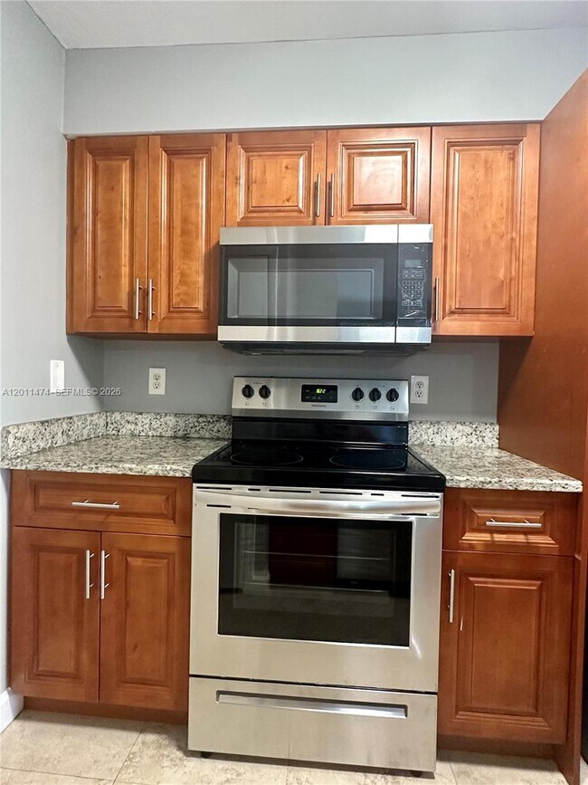Foto del edificio - 2841 N Oakland Forest Dr