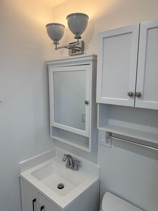 Building Photo - 7 Washburn Ter