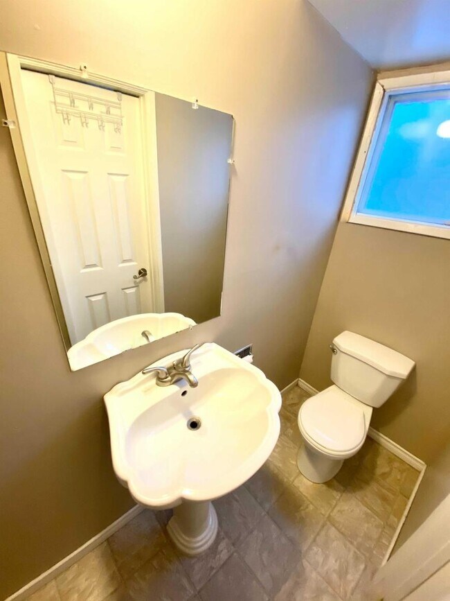 Photo du bâtiment - 3 bedroom in Prince George BC V2L 2V9