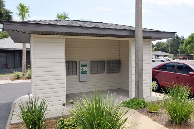 Building Photo - The Ashborough Luxury Garden Apartments