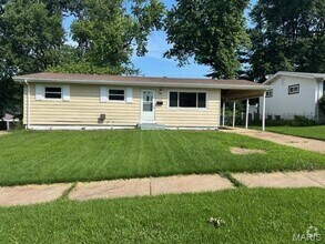 Building Photo - 1065 Hadwin Dr