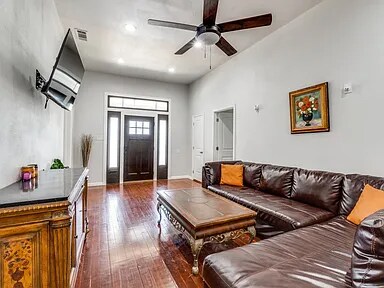 Foto del edificio - 516 E 6th St