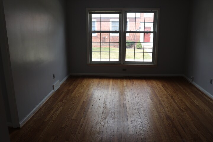 Living room - 21726 Snow Ave