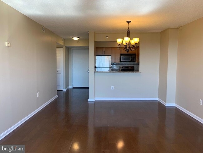 Photo - 10101 Grosvenor Pl Apartment