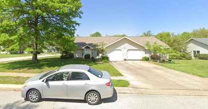 Building Photo - 37 Cedar Ln