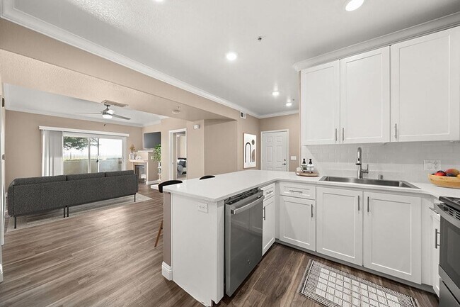 Building Photo - Stonelake Apartments Homes