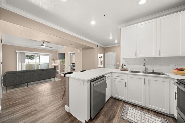 Building Photo - Stonelake Apartments Homes
