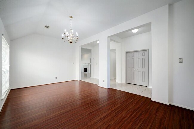 Foto del edificio - 17407 Winfield Square