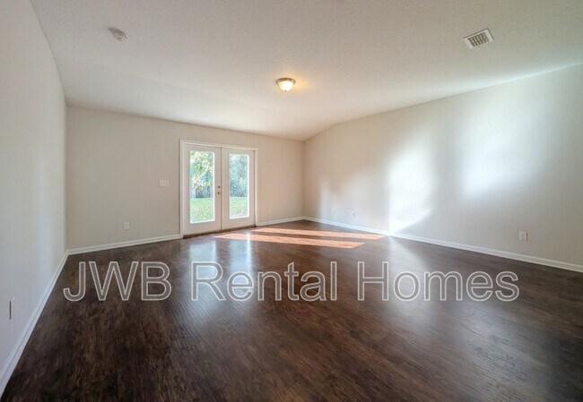 Foto del edificio - 10534 Lone Star Rd