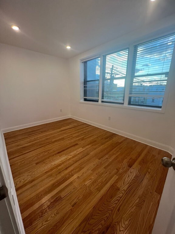 Building Photo - 52 Washington St