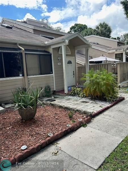 Foto principal - 7160 Sportsman Dr