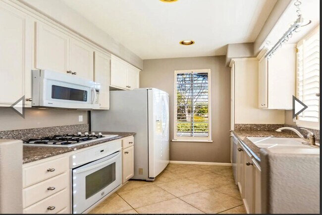 Foto del edificio - $2,595 - 1 Bed / 1 Bath Condo in Martiniqu...