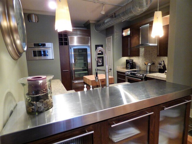 Foto del edificio - 77 Vance Ave