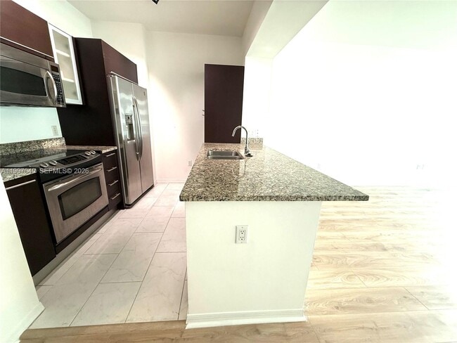 Building Photo - 951 Brickell Ave