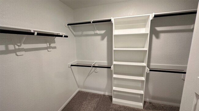 Foto del edificio - 221 Harper Ridge Dr