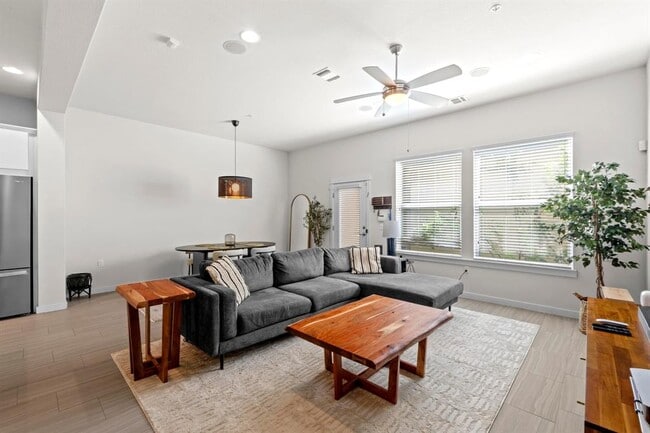 Building Photo - 4615 Berkman Dr