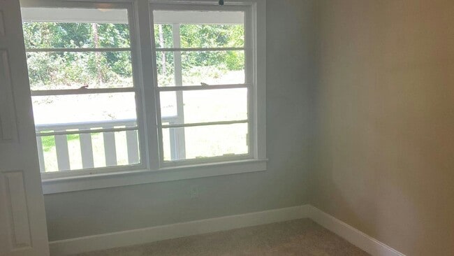 Building Photo - 1813 Dogwood Dr