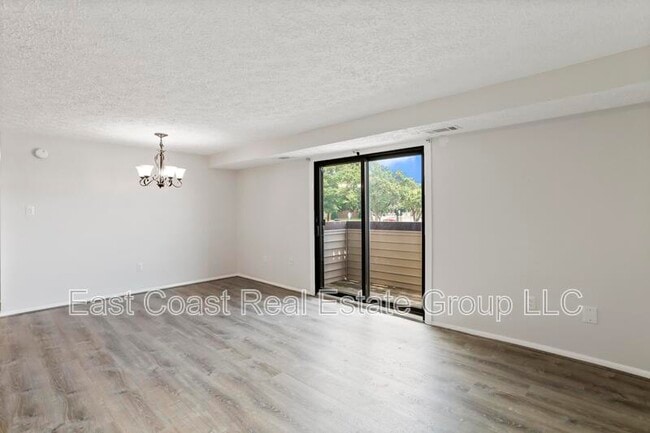 Foto del edificio - 993 Heather Ridge Dr