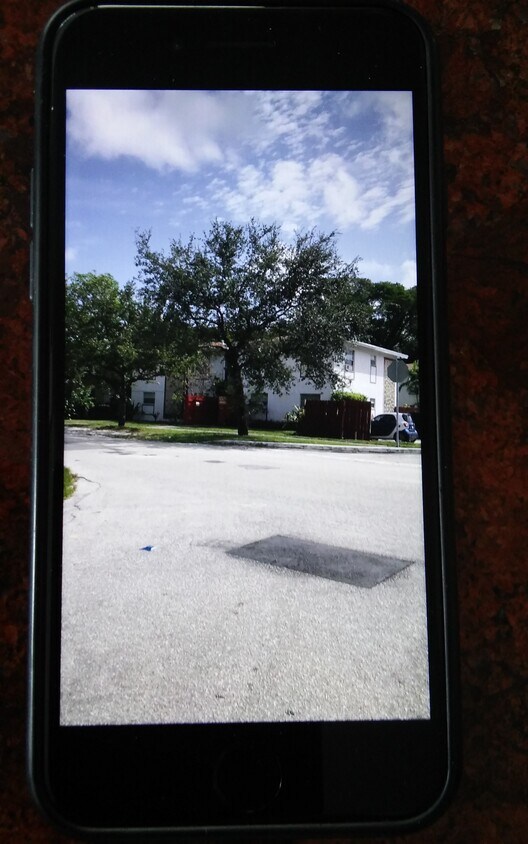 Building Photo - 1818 Miami Rd