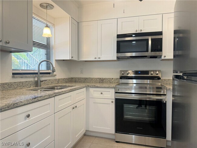 Building Photo - 136 Cape Coral Pkwy W