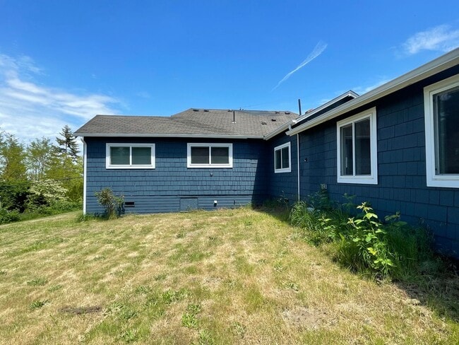 Building Photo - Newly renovated 3bd in South Seattle!