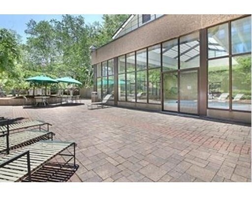 Foto del edificio - 1731 Beacon St